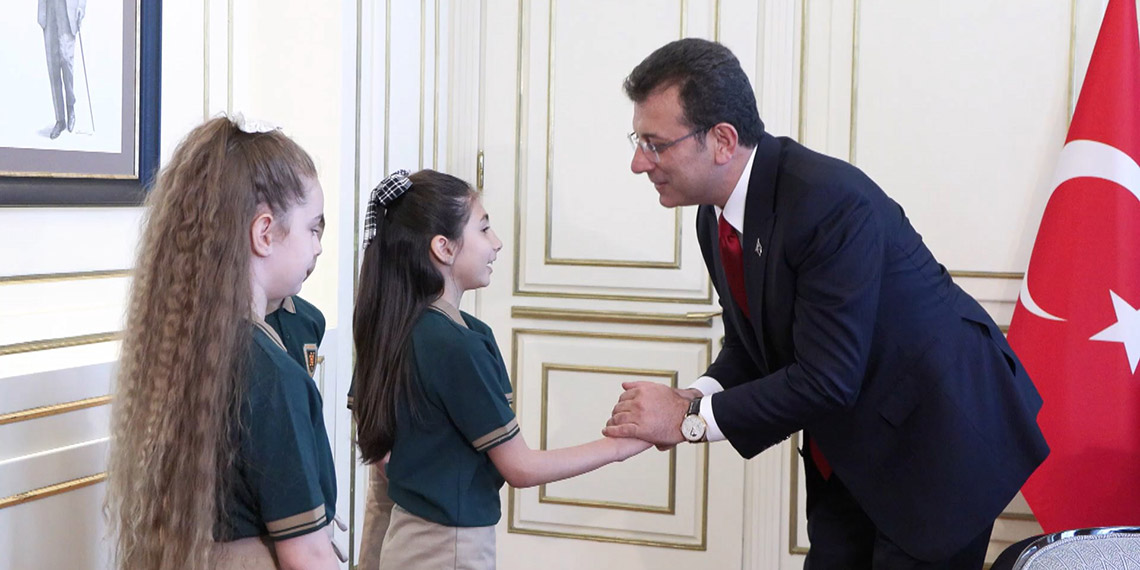 İmamoğlu koltuğunu 3'üncü sınıf öğrencisi Ali'ye devretti