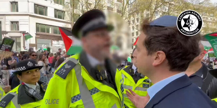 İngiliz polis teşkilatı, ‘Yahudilik karşıtı’ sözden dolayı iki defa özür diledi