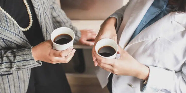 İş yerinde aşırı çay ve kahve tüketmek çarpıntı sebebi