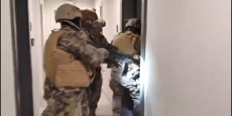 İstanbul merkezli 8 ilde Sibergöz-32 operasyonu: 19 gözaltı