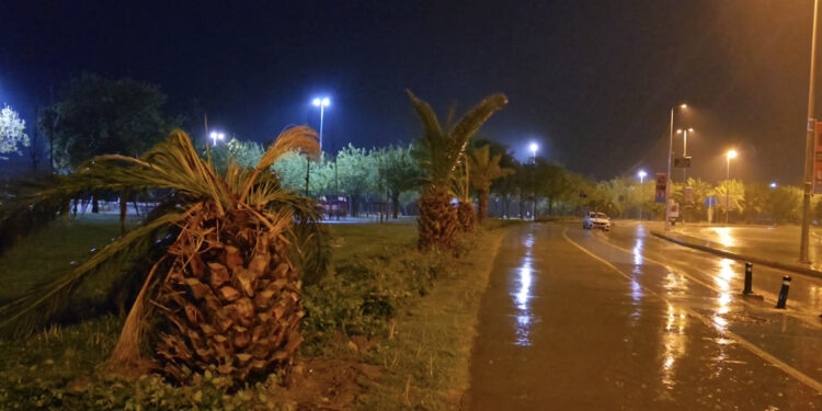 İstanbul'da beklenen yağış başladı