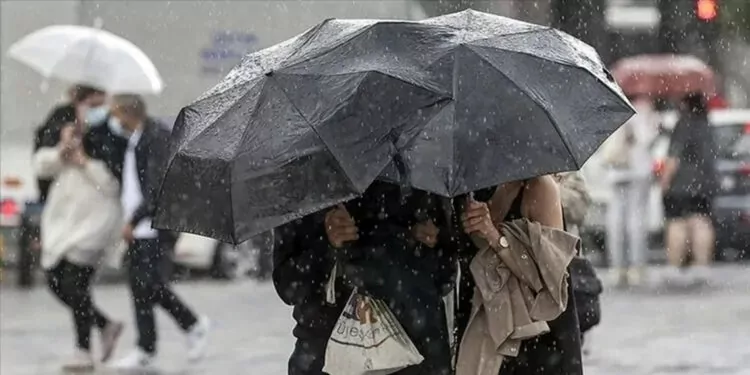 İstanbul'da sıcaklıklar düşüyor, sağanak yağmur geliyor