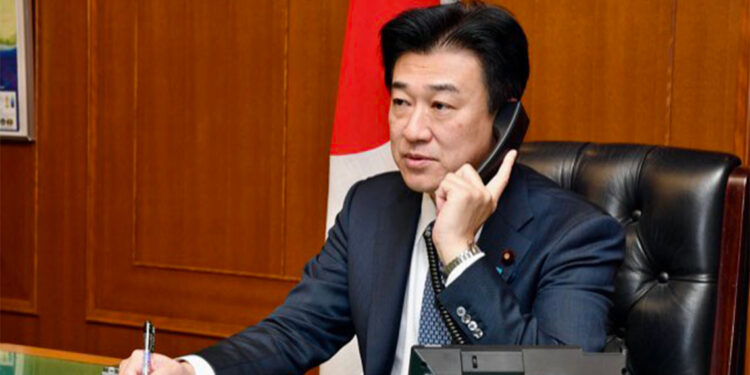 Japonya'da iki askeri helikopter eğitim sırasında düştü