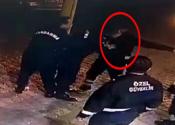 Jandarma personelinin sağlıkçıyı ısırdığı anlar kamerada