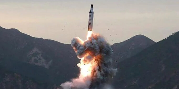 Japonya: Kuzey Kore'den balistik füze atıldı