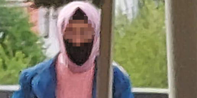 Kadın kıyafetiyle gezerek çocukları takip eden şüpheli yakalandı