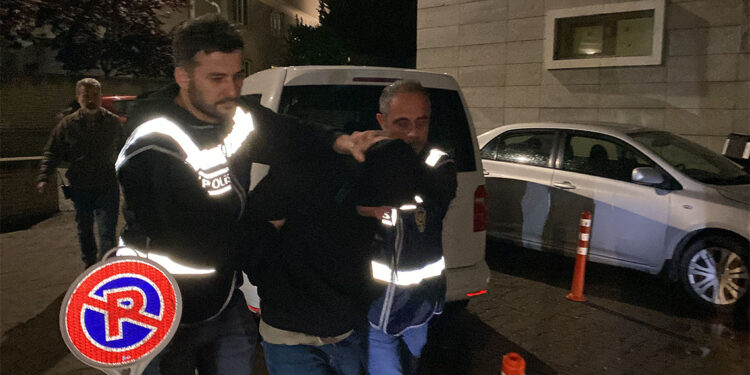 Kendisini aldattığını öne sürdüğü sevgilisini öldürdü