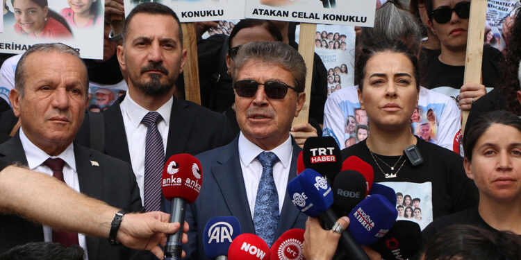 KKTC Başbakanı Üstel, İsias Otel davasını izlemeye gedi