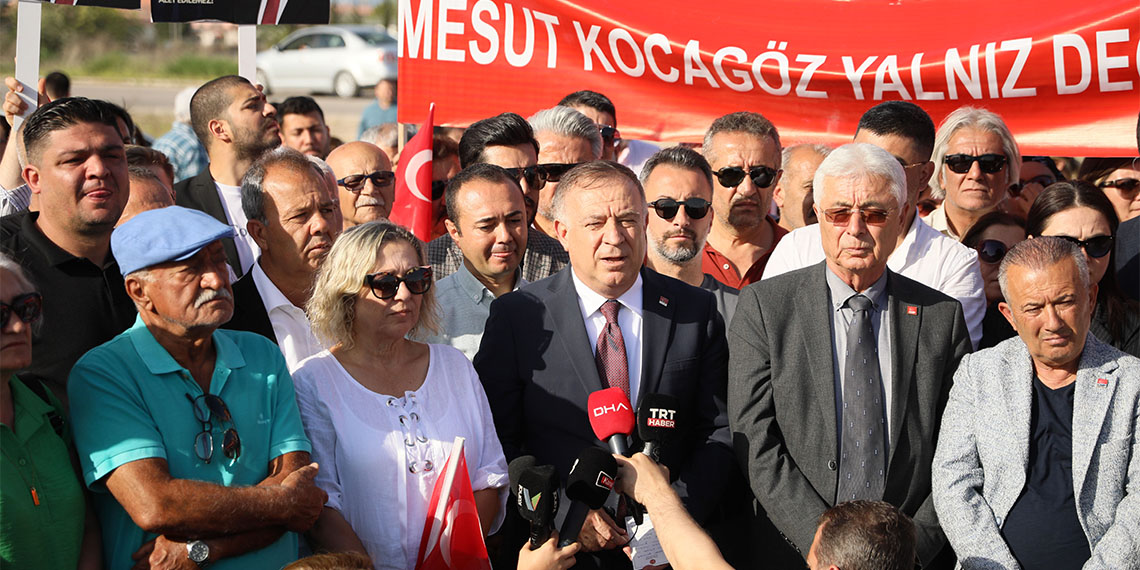 Antalya'da yaşanan teleferik kazasının ardından tutuklanan Kepez Belediye Başkanı Mesut Kocagöz için toplanan partililerin cezaevine yürüyüşüne jandarma engeli.