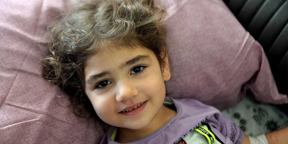 Köpek saldırısında yaralanan Asel taburcu oldu