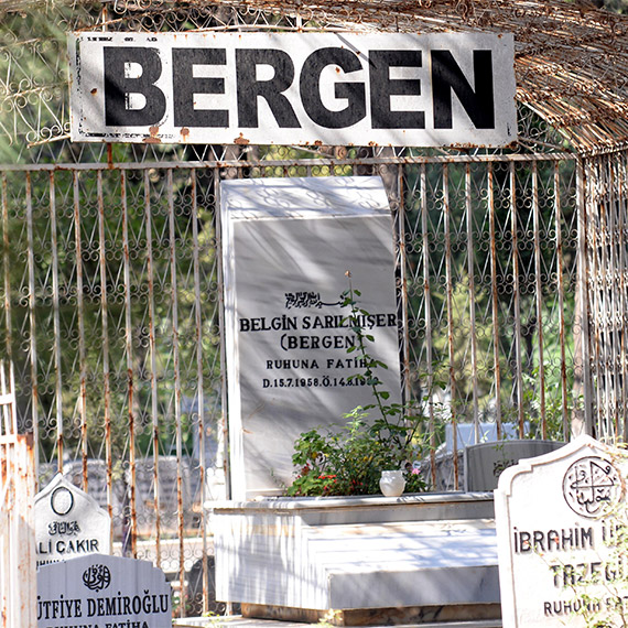 Adana Kozan'da Bergen filminin gösterimini yasaklayan başkan Kazım Özgan, koltuğunu kaybetti.