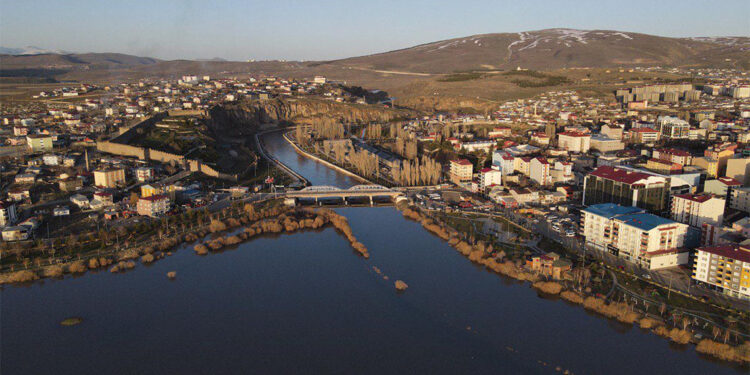 Kura Nehri taşınca Ardahan Ovası göle döndü