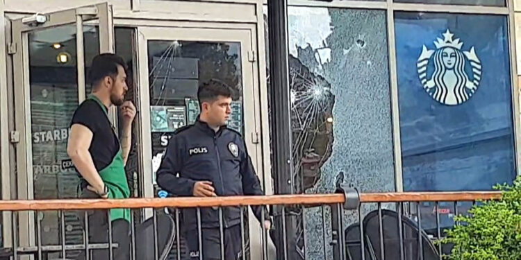 Kahve zinciri şubesine saldırıya 4 gözaltı