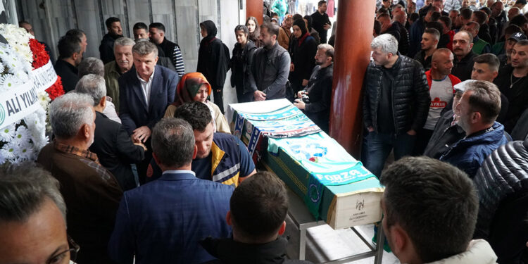 Kalp nakli sonrası hayatını kaybeden Esila, defnedildi