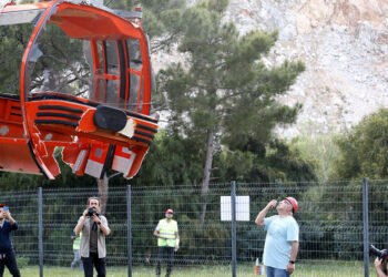 Kazanın yaşandığı teleferiğin 36 kabini yere indirildi