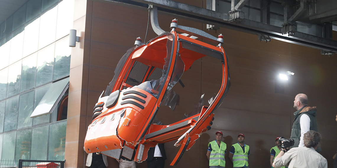 Kazanın yaşandığı teleferiğin 36 kabini yere indirildi