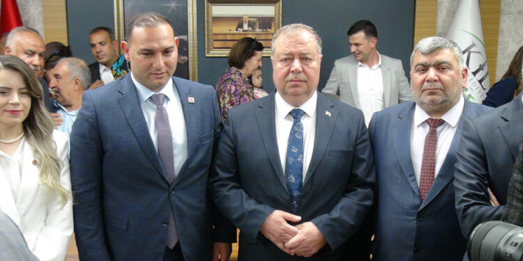 Kilis Belediyesi'nde devir teslim yapıldı