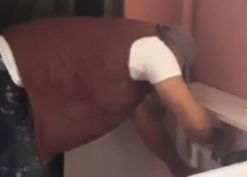 Kiracısını evden çıkarmak için su sayacının borusunu kesti