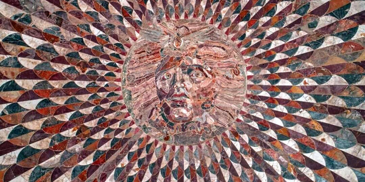 Kışın kapatılan Medusa mozaiği, yeniden ziyarete açıldı