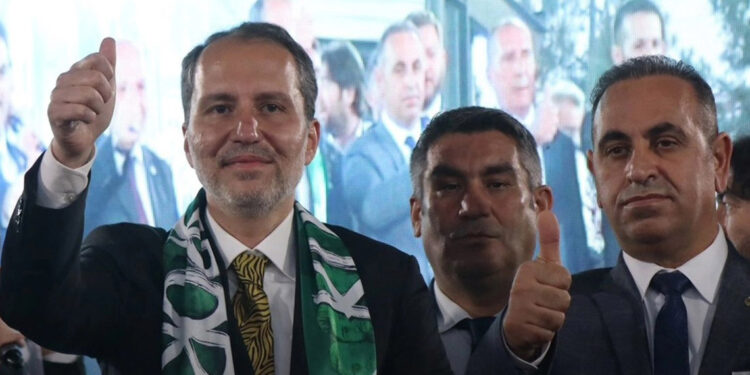 Konya'da, YRP İl Başkanı Temel Peker istifa etti