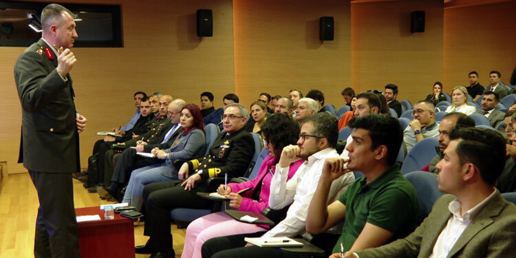 MSB'den, savunma muhabirlerine askeri terminoloji eğitimi