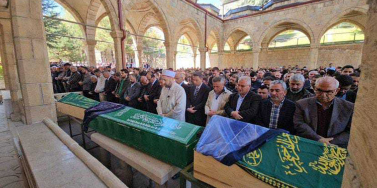 Malatya'daki kazada ölen anne-kız ile yeğen defnedildi