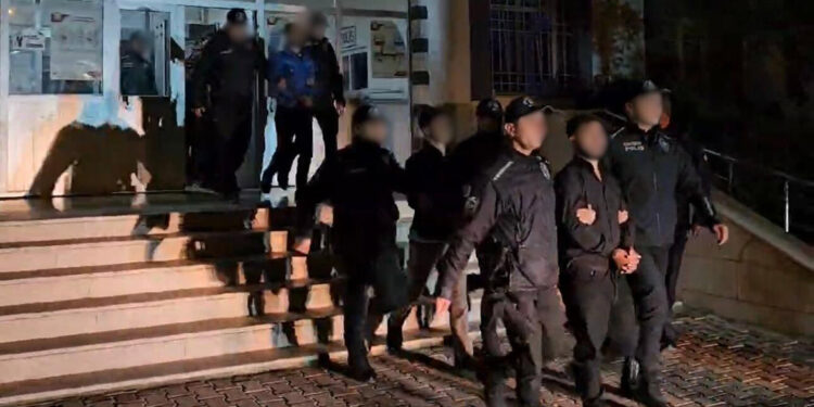 Mardin'de bıçaklı kavga: 4 yaralı