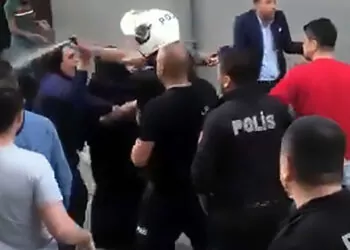 Mazbata kavgasına polisten biber gazlı müdahale