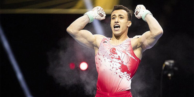 Milli cimnastikçi Adem Asil'den bronz madalya