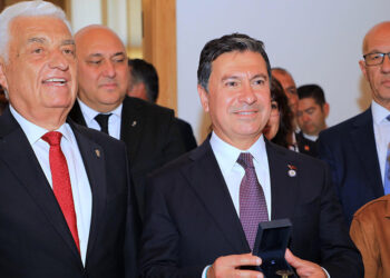 Muğla Belediye Başkanı Ahmet Aras, görevi devraldı