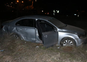 Nevşehir'de çarpışan iki otomobilden biri tarlaya devrildi; 1 ölü