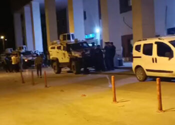 Nusaybin'de trafikte silahlı yol verme kavgası
