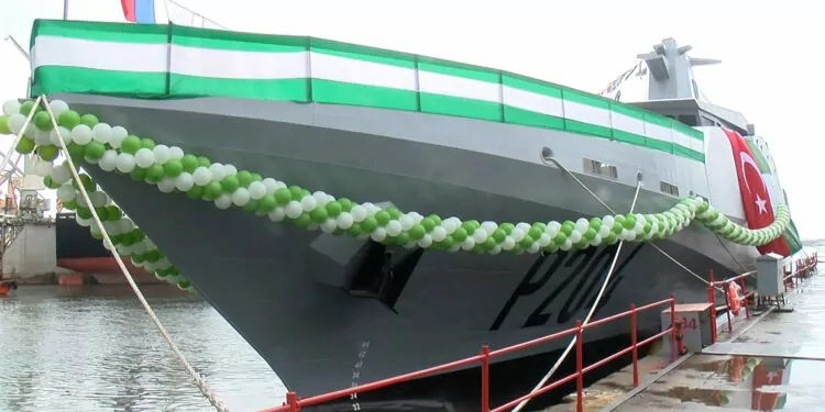 Nijerya için üretilin ikinci donanma gemisi opv 76 denize indirildi