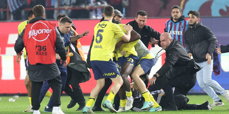 Sporcularımız, nefsi müdafaa hakkını kullandı