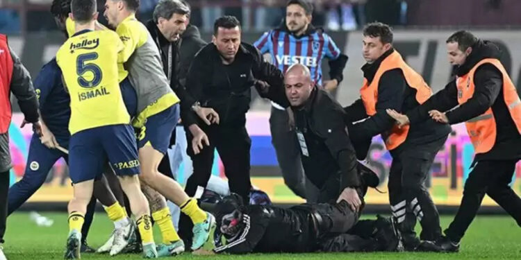 Olaylı Trabzonspor-Fenerbahçe maçının PFDK sevkleri açıklandı
