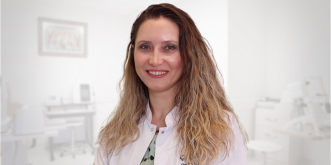 Milattan önce 10 bin yılından bu yana yüz ifadesini etkileyici kılmak için göze boyalar sürüldüğü biliniyor. Yüz makyajının en önemli tamamlayıcısı göz makyajı, çok daha hassas dokunuşlar içeriyor ve azami dikkat gerektiriyor.