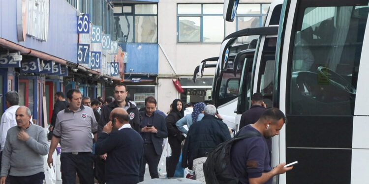 Otogarda bayram öncesi hareketlilik başladı