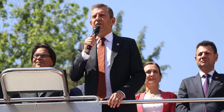 Özgür Özel: Beni seven arkamdan gelsin