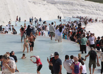 Pamukkale bir günlük ziyaretçi sayısıyla rekor kırdı
