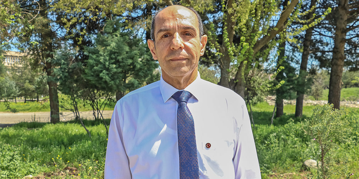 Diyarbakır'da piknikçilerin uğrak noktası Dicle Nehri çevresi çöplüğe döndü. Piknik yapanların bıraktığı atıklar, insan ve hayvan sağlığını etkilemeye başladı.