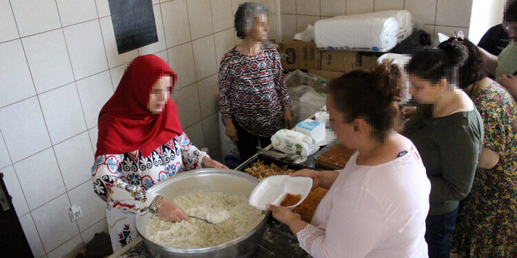 Psikiyatri hastalarına bahçe bakımı, aşçılıkla terapi