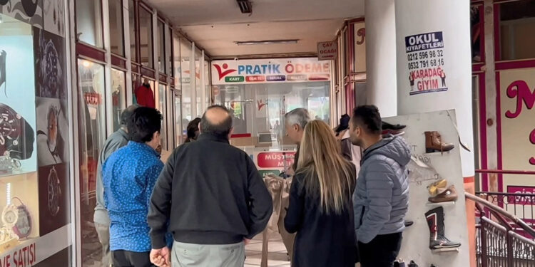 Ruhsatsız fatura ödeme merkezi yüzlerce kişiyi mağdur etti