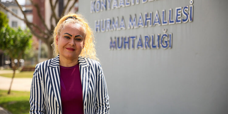 20 yıllık muhtara karşı kazanıp ilk kadın muhtar oldu