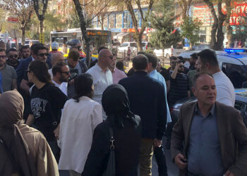 Siirt'te DEM Parti'nin seçim kutlamasında 9 gözaltı