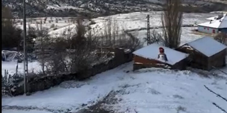 Sivas'a nisan ayında kar yağdı