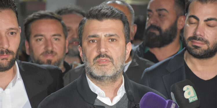 Şerefimizle ve namusumuzla oynayan bir kulübüz