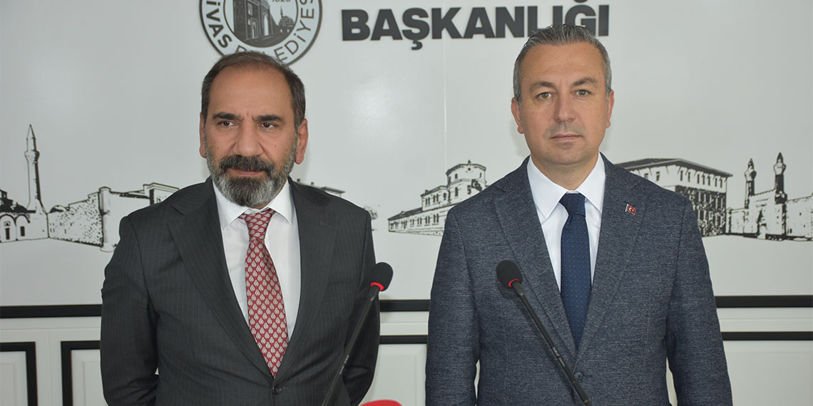 Süper Lig ekiplerinden Sivasspor'un Kulüp Başkanı Mecnun Otyakmaz, TFF başkanlığına aday olmadığını belirtti.