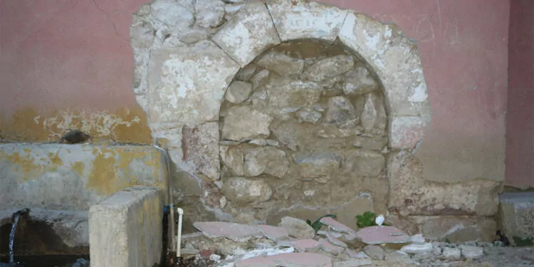 Deprem sonrası osmanlı dönemine ait çeşme ortaya çıktı