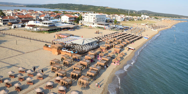 Saros'ta yazlıklarını belgesiz kiraya veren 6 kişiye ceza