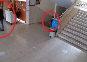 Sigarayla yakalanan öğrenci, müdür yardımcısını bıçakladı